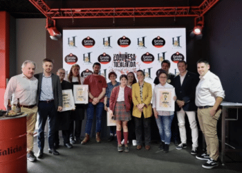 Del exilio a la gloria culinaria: Cervecería O Cribo, el emprendimiento venezolano que conquistó los paladares coruñeses