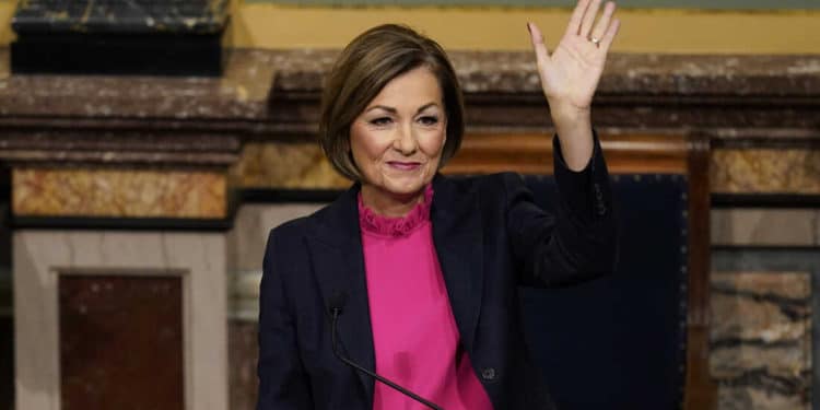 DeSantis busca avanzar en estado clave cautivando a gobernadora atacada por Trump