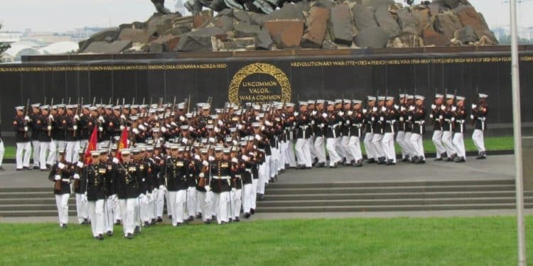 Por una protesta, los Marines se quedan sin comandante por primera vez en más de un siglo