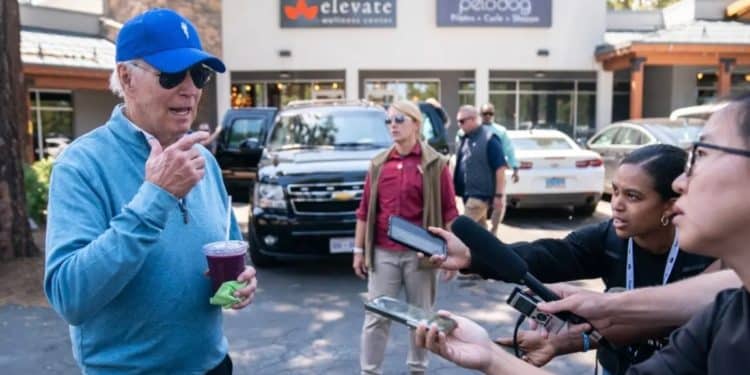 Joe Biden recibió abucheos, mientras declaraba sobre juicio contra Trump en Georgia