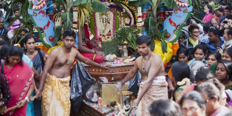 "Invasión multicultural": Fiesta hindú Ganesh causa descontento en París
