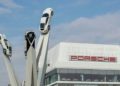 Porsche desata polémica por borrar emblemática estatua de Cristo en una publicidad