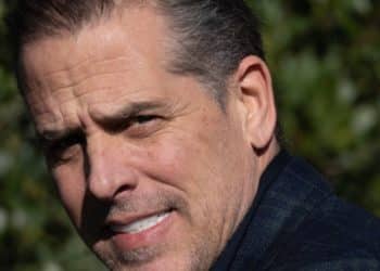 Irónico: Hunter Biden demanda a los que accedieron a la laptop que no existía