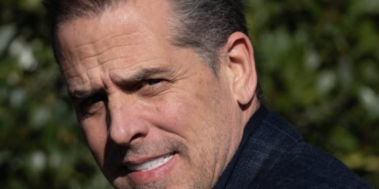 Irónico: Hunter Biden demanda a los que accedieron a la laptop que no existía