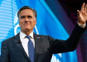 Republicano Mitt Romney se retira de la política: "Hay que dar paso a nuevas generaciones"