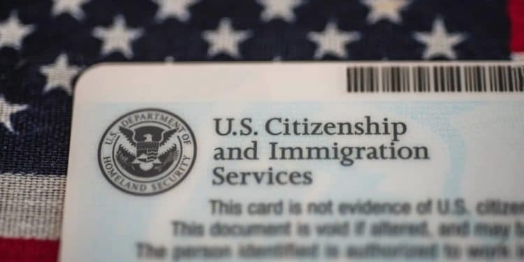 USCIS extiende a cinco años la vigencia de los permisos de trabajo en Estados Unidos
