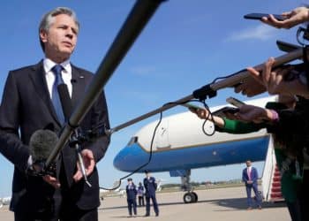 Antony Blinken partió hacia Tel Aviv, en medio de guerra entre Israel y Hamás