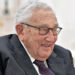 Henry Kissinger critica la política migratoria de Alemania y su relación con las manifestaciones en Oriente Medio