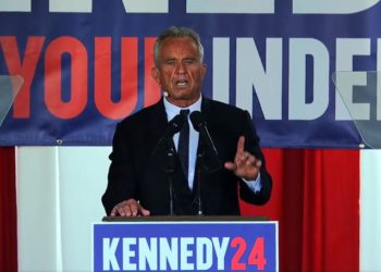 Robert F. Kennedy anuncia su candidatura independiente a la presidencia contra Biden