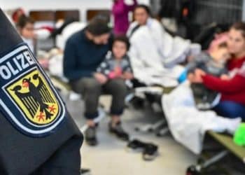 Policía de Alemania: repatriar irregulares que deberían abandonar el país tomaría 80 años