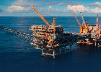 Guyana da luz verde a empresas petroleras para perforar pozos en aguas disputadas con Venezuela