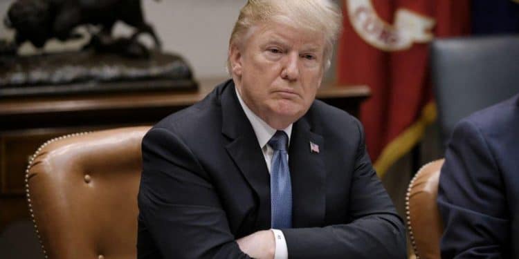 Amenazan con cárcel a Trump si no limita comentarios en relación a su caso en RRSS