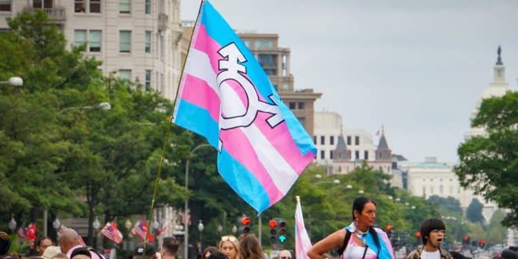 Estudio confirma que personas trans que reciben tratamientos hormonales tienen mayor riesgo de sufrir enfermedades