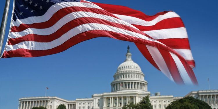 Estados Unidos emite alerta mundial para viajes tras escalada de guerra en Medio Oriente