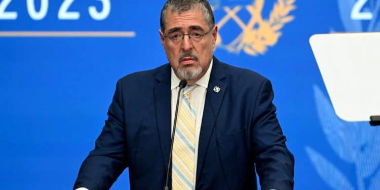 Presidente electo de Guatemala interrumpe gira internacional ante denuncias de golpe de Estado