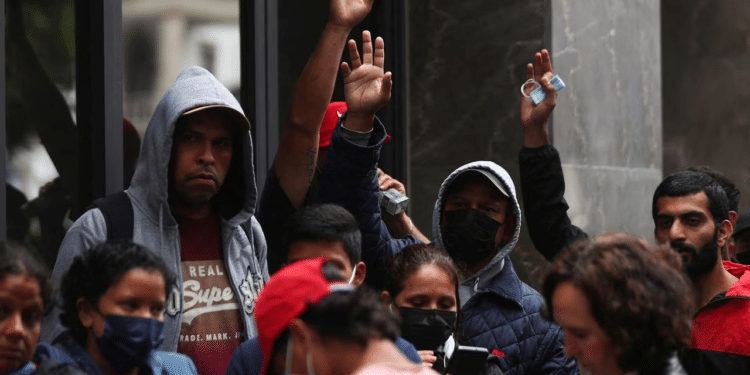 Migrantes venezolanos exigieron en Nueva York aumento de cupones de alimentos y casa: "Necesitamos reducir cargas"