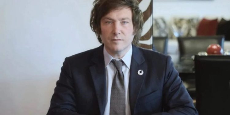 Javier Milei sería el candidato argentino que de la sorpresa en la primera vuelta electoral, según encuestas