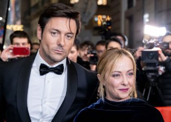 Meloni anuncia el fin de la relación con su pareja tras filtrarse pruebas de su infidelidad