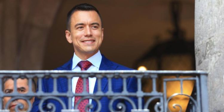 Modelo de dolarización en Ecuador le garantizó la victoria a Noboa