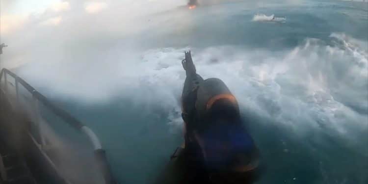 Debajo del agua: buzos de la Armada israelí detectan arsenal de guerra en el mar de Gaza