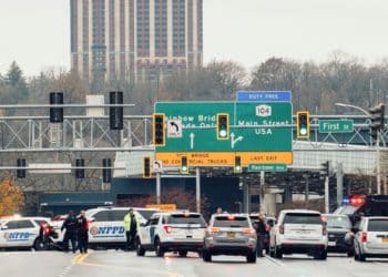 Vehículo estalla en puente que conecta a EEUU con Canadá: hay sospecha de atentado terrorista