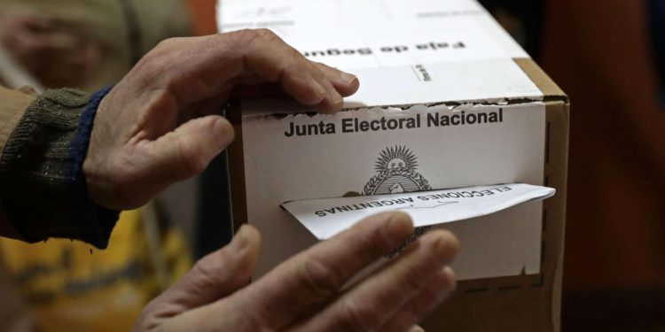 Elecciones Presidenciales en Argentina: Milei vs Massa en segunda vuelta