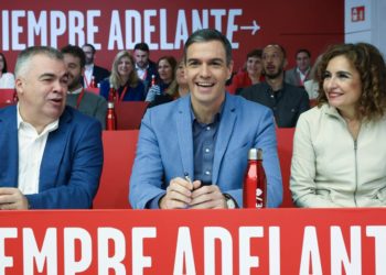 Mientras negocia amnistía para los independentistas, Pedro Sánchez llama “reaccionarios” a sus opositores