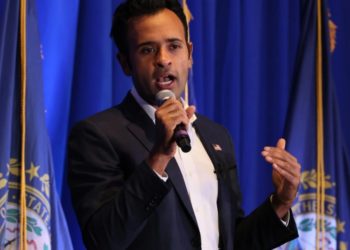 Vivek Ramaswamy dijo negociaría con Rusia si gana la presidencia en EE.UU