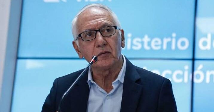 Ministro de Salud de Petro aseguró que las vacunas contra Covid-19 solo fueron un "experimento"