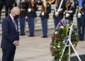 Biden conmemora el Día de los Veteranos con discurso… y otra confusión