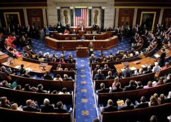 Congresistas exigen la destitución de los directores de Harvard y la UPenn por "su postura antisemita"