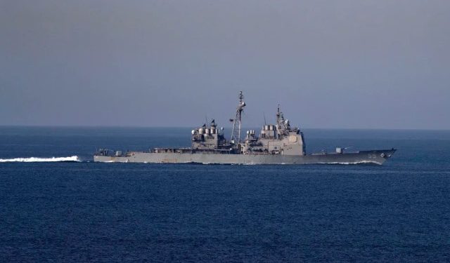 USS Carney derriba drones que atacaban buques comerciales en el Mar Rojo