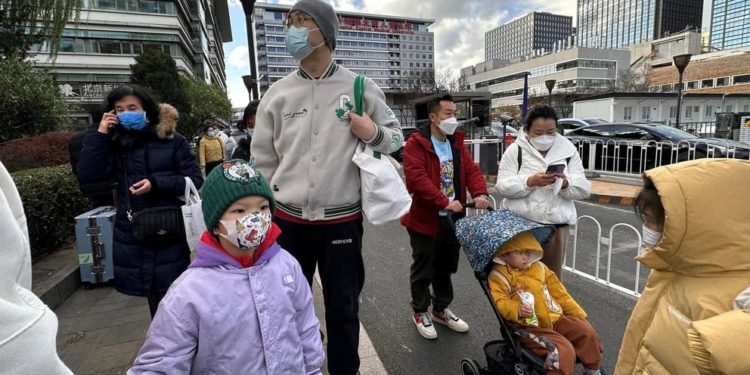 Europa: reactivan las alarmas tras el aumento de casos de neumonía y su posible vínculo con el virus chino