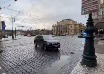 Varios muertos y decenas de heridos en un tiroteo en Praga