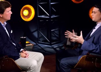 "No le preocupa EE.UU.": Tucker Carlson arremete contra Ben Shapiro por comentarios sobre guerra en Medio Oriente