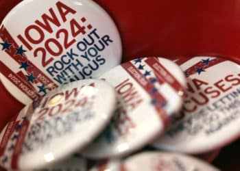 Elecciones 2024: Qué es un caucus y por qué son tan importantes en EE.UU.