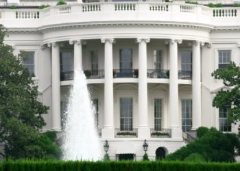 Una investigación reveló la existencia de una farmacia clandestina en la Casa Blanca