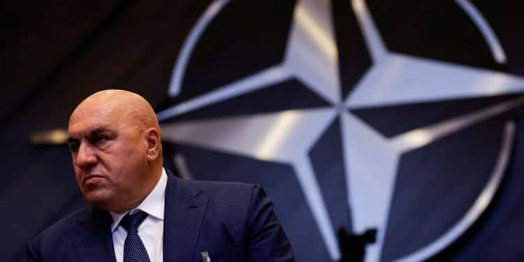 Es hora de la diplomacia en Ucrania, dice el ministro de Defensa de Italia