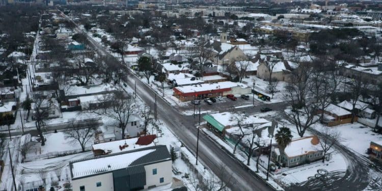 Informe de JP Morgan advierte una gran crisis de energía en EE.UU para el 2024