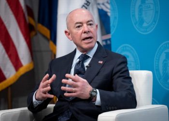 Republicanos intensifican juicio político contra Mayorkas y solicitan su inhabilitación