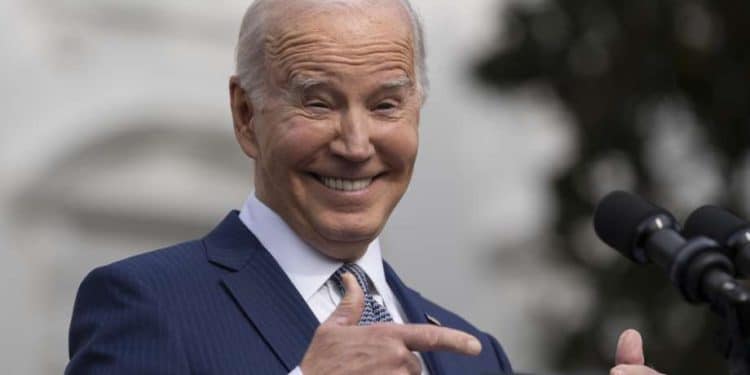 Biden busca desviar la atención de su "mala memoria" creando una "campaña sucia" contra Trump, según informe