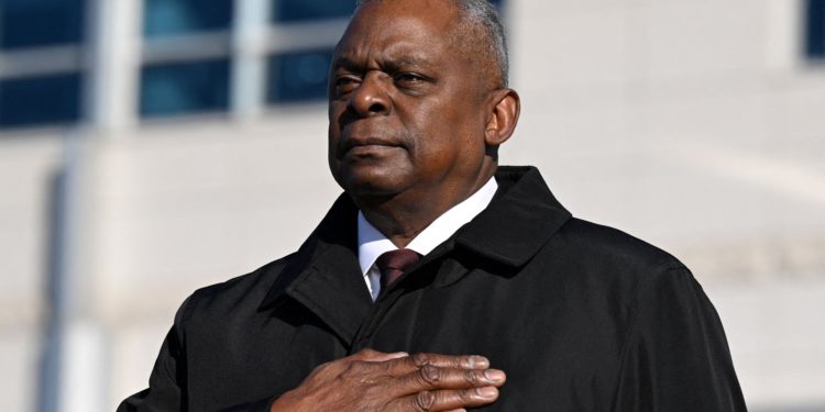 Secretario de Defensa de EEUU fue ingresado a la unidad de cuidados intensivos por un “problema urgente”