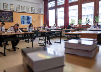 Un proyecto de ley en Florida busca la enseñanza obligatoria sobre el comunismo