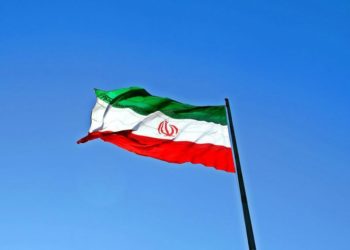 Irán condena a cárcel a cantante por himno en apoyo a los derechos de las mujeres