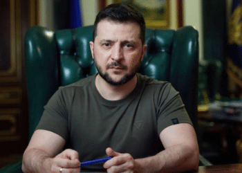 Rusia emite orden de búsqueda y captura a Zelenski e intensifica ataques en Ucrania