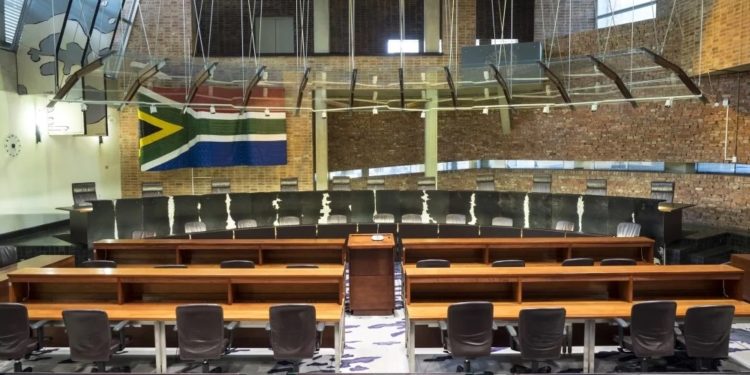 Tribunal Sudafricano desestima denuncia contra el canto racista del partido socialista que incita a "matar al bóer"