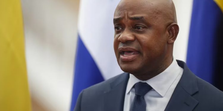 Foto de archivo del canciller de Colombia, Luis Gilberto Murillo.