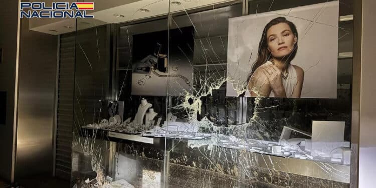 39 detenidos en el dispositivo especial de prevención de delincuencia en las zonas comerciales más afectadas por la DANA