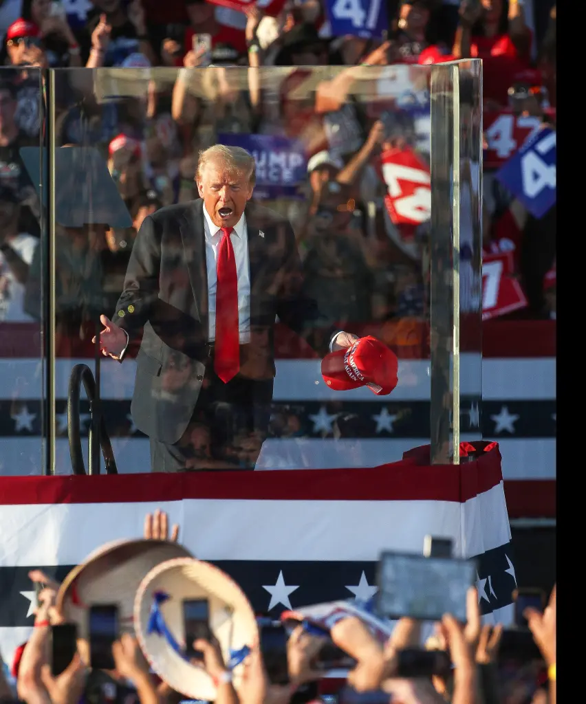 Donald Trump aparece en Coachella el sábado, cuando la policía dice que un tercer intento de asesinato fue frustrado.