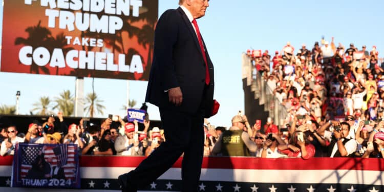 Un hombre armado detenido en el mitin de Trump en Coachella